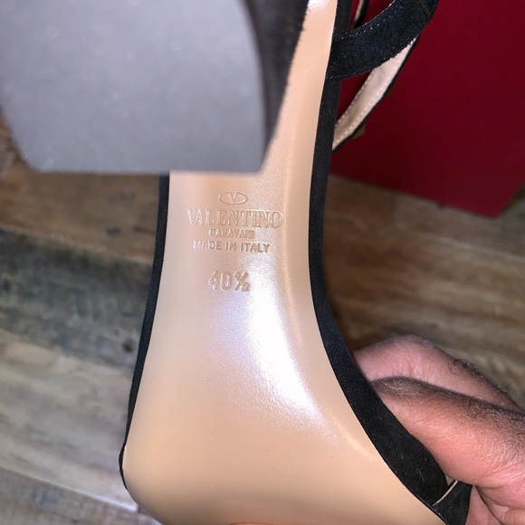 Valentino Garavani Rockstud Ankle Strap Sandals - Picture 7 of 8